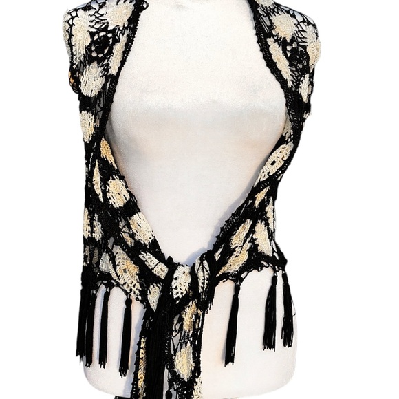 Black & White Crochet Fringe Boho Shawl! - Picture 7 of 16